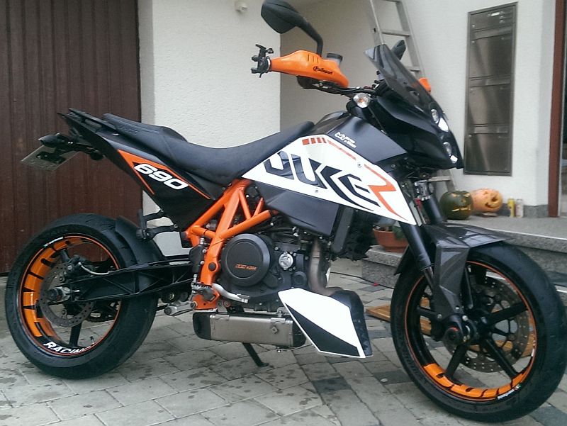 KTM Duke 690 - "DUKE" Felgenaufkleber  in Orange (ohne unserer Randaufkleber)