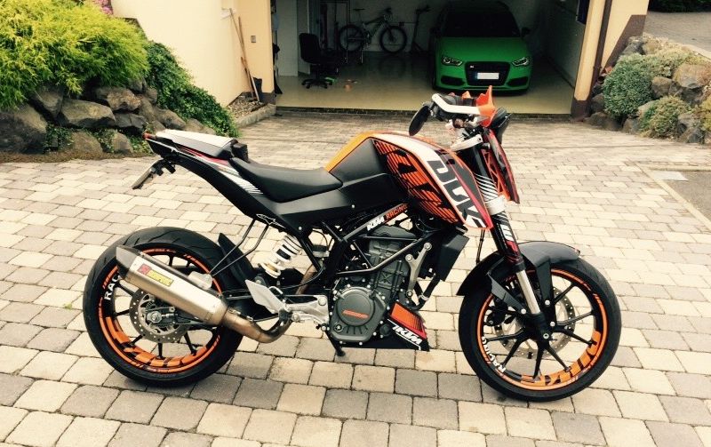 KTM Duke 125 - orange "DUKE" design