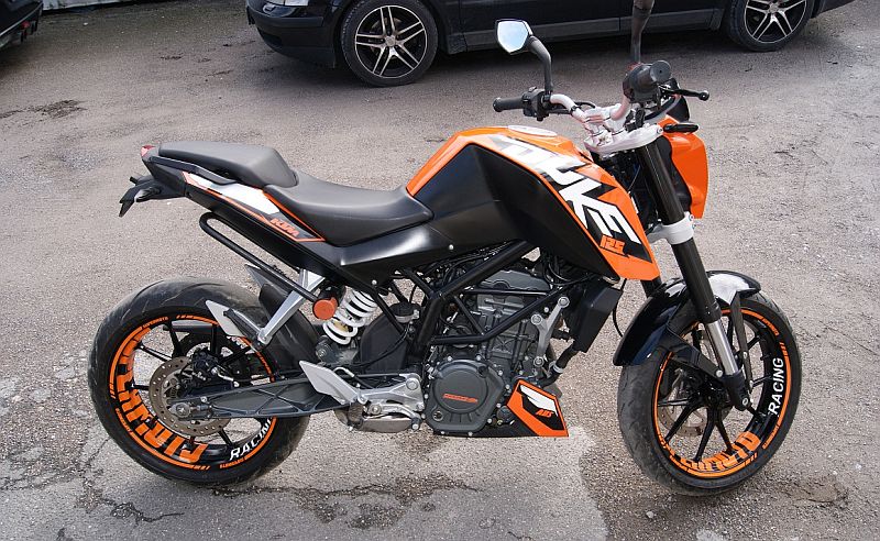 KTM Duke 125 - "SUPERMOTO" Design in Orange