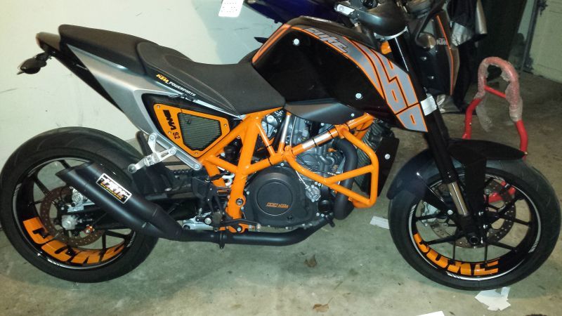 KTM Duke 690 - orange "DUKE" wheel stickers (without our wheel stripes)